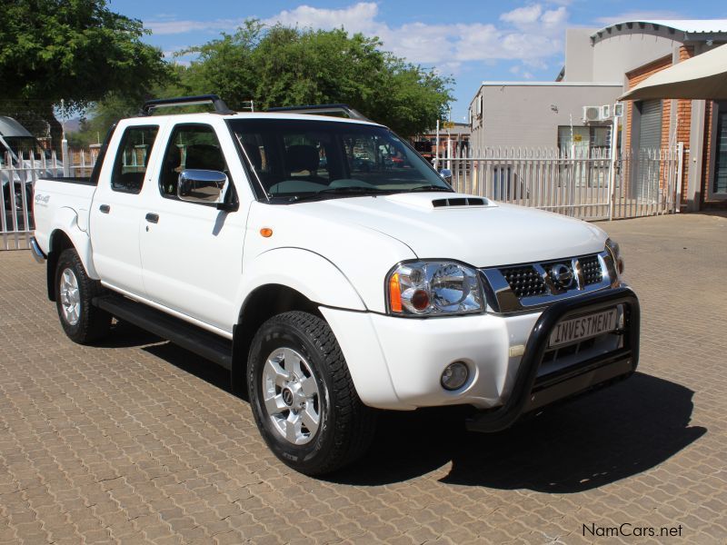 Nissan NP300 2.5CDI D/C 4X4 in Namibia