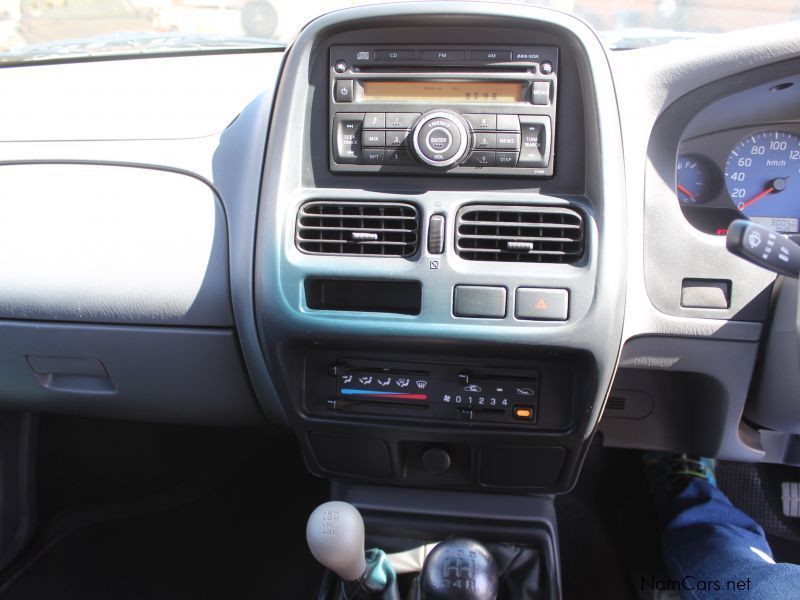 Nissan NP300 2.5CDI D/C 4X4 in Namibia