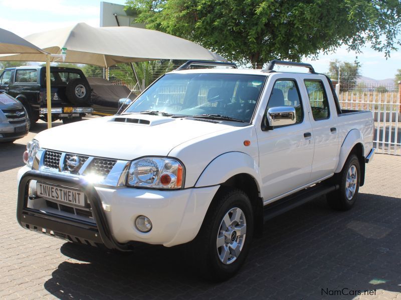 Nissan NP300 2.5CDI D/C 4X4 in Namibia