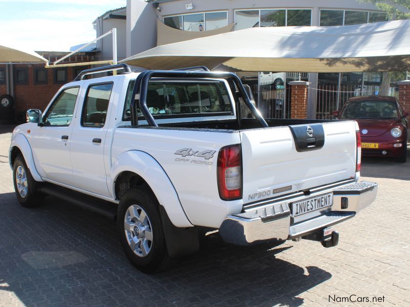 Nissan NP300 2.5CDI D/C 4X4 in Namibia