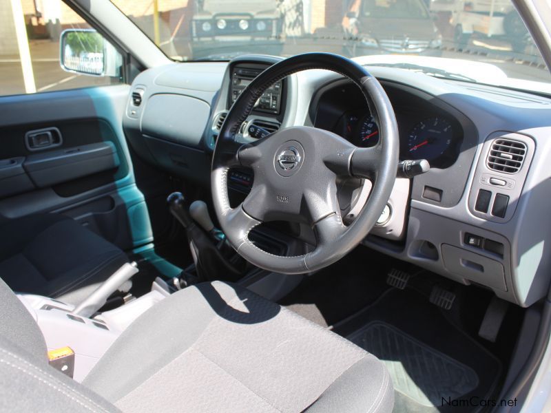 Nissan NP300 2.5CDI D/C 4X4 in Namibia