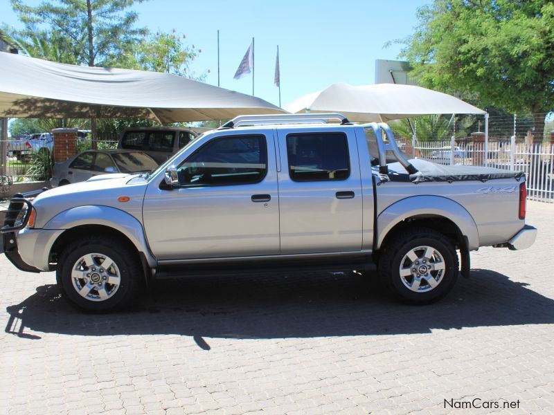 Nissan NP300 2.5CDI D/C 4X4 in Namibia