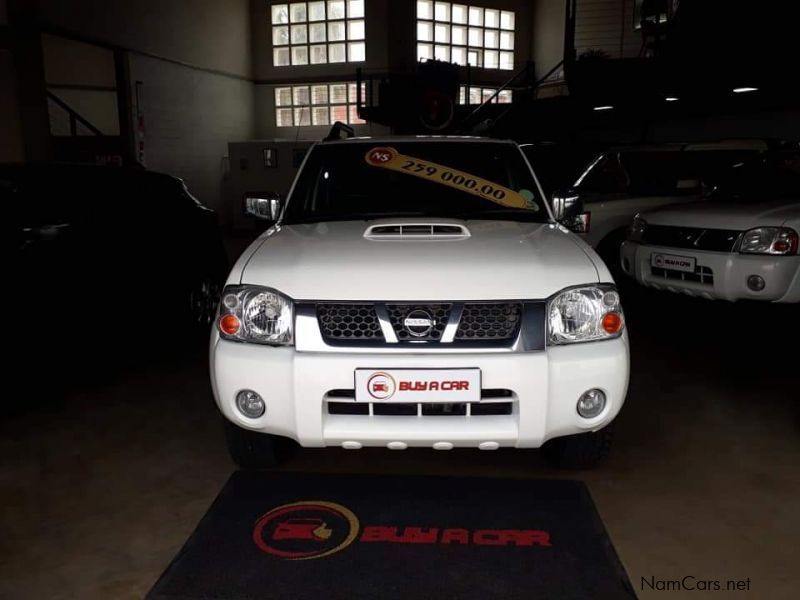 Nissan NP300 2.5TDI 4x4 D/C in Namibia