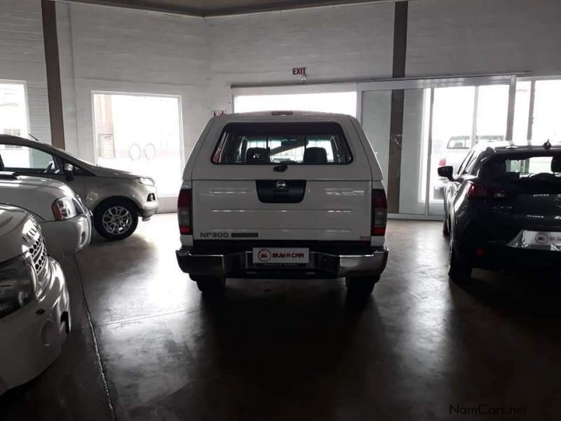 Nissan NP300 2.5TDI 4x4 D/C in Namibia