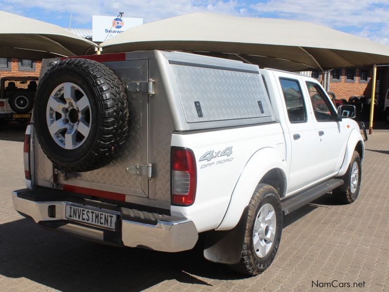 Nissan NP300 2.5TDI D/C 4X4 in Namibia
