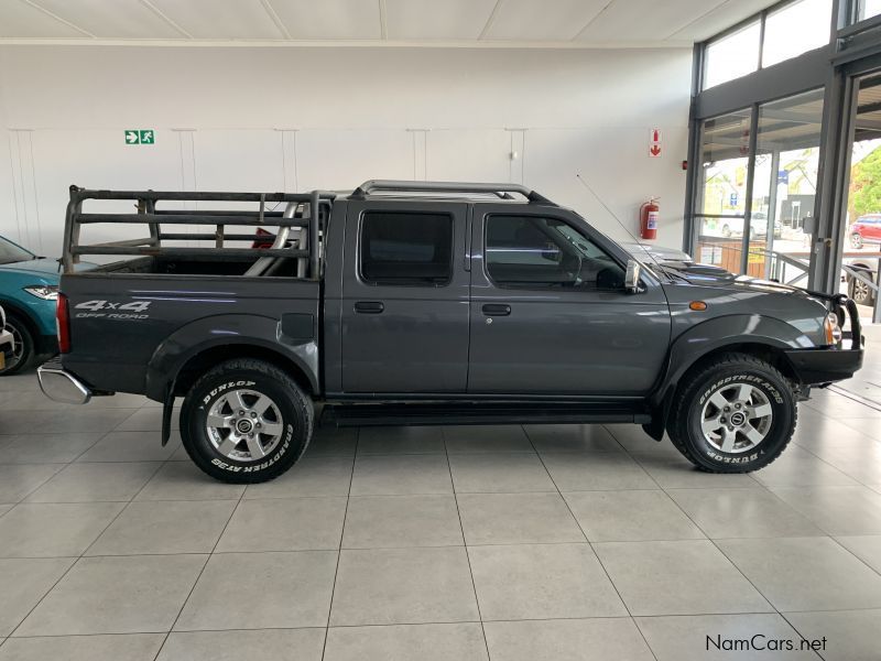 Nissan NP300 D/CAB 2.5 4X4 DIESEL in Namibia