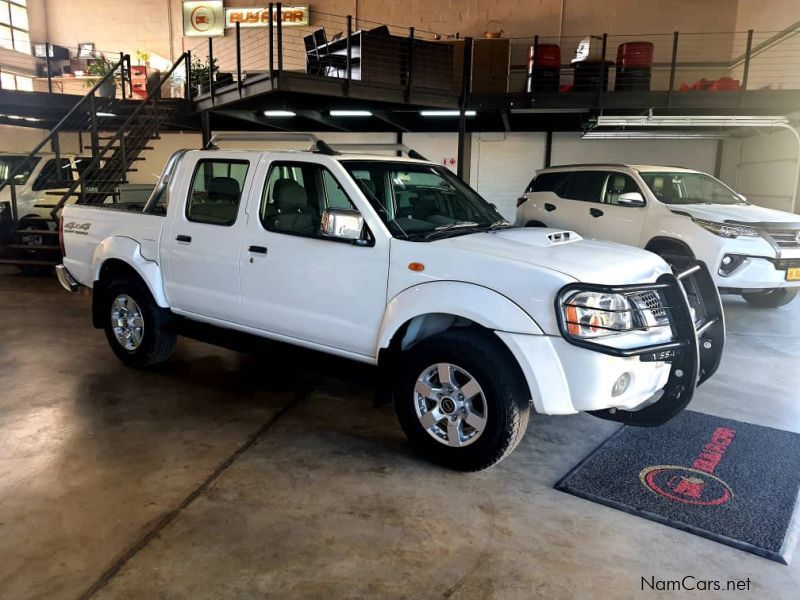 Nissan Np300 2.5 TDI 4x4 D/C in Namibia