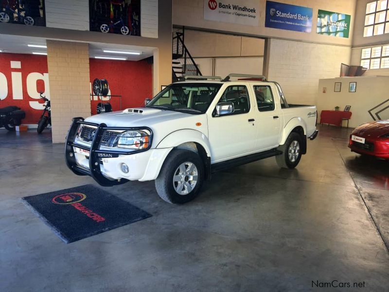 Nissan Np300 2.5 TDI 4x4 D/C in Namibia