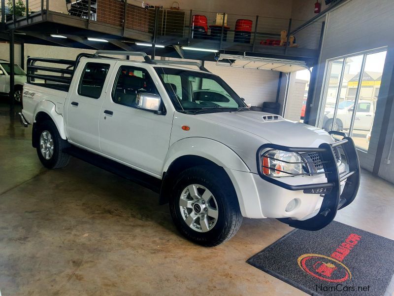 Nissan Np300 2.5 TDI 4x4 D/C in Namibia