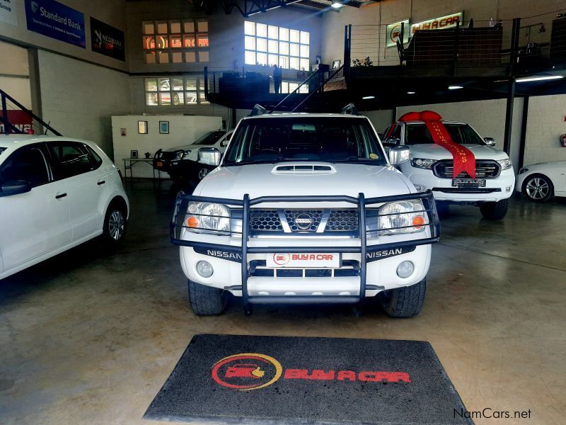 Nissan Np300 2.5 TDI 4x4 D/C in Namibia