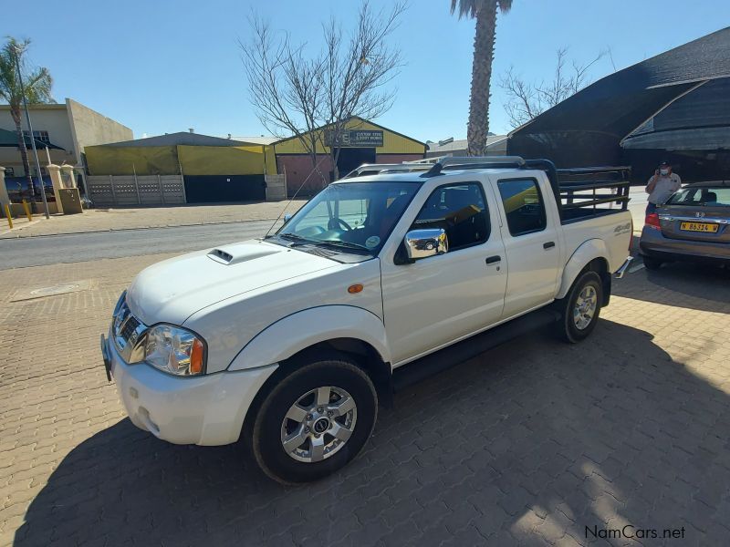 Nissan Np300 2.5 Tdi 4x4 P/u D/c in Namibia