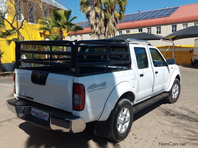 Nissan Np300 2.5 Tdi 4x4 P/u D/c in Namibia