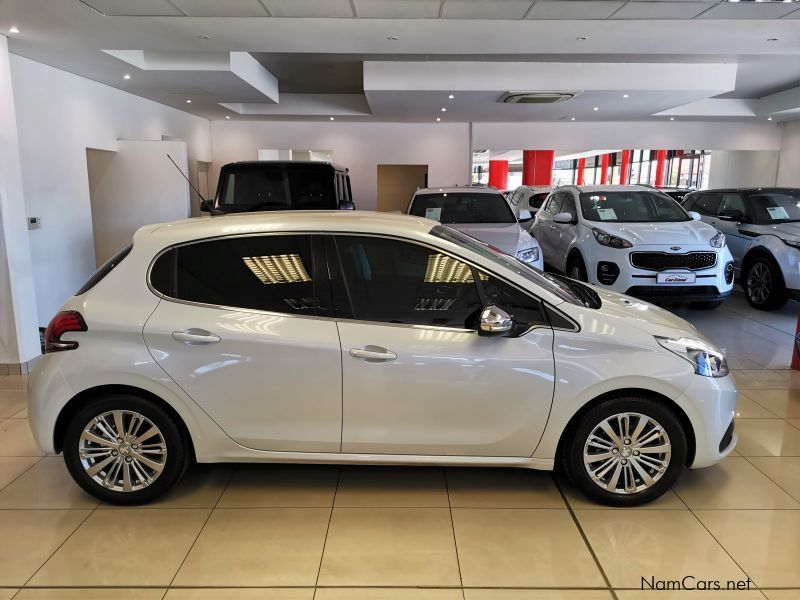 Peugeot Peugeot 208 1.2 Allure Puretech 5Dr 66Kw in Namibia