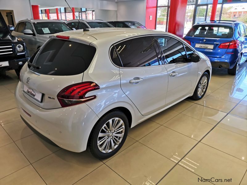 Peugeot Peugeot 208 1.2 Allure Puretech 5Dr 66Kw in Namibia