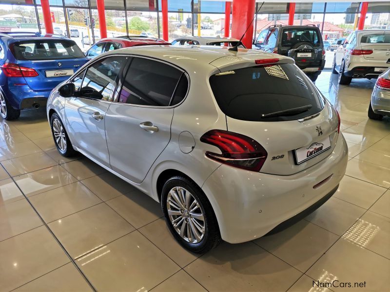 Peugeot Peugeot 208 1.2 Allure Puretech 5Dr 66Kw in Namibia