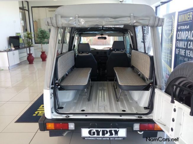 Suzuki Gypsy 1.3i 4x4 in Namibia