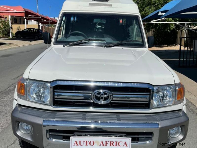 Toyota 4.2 Land Cruiser 9 seater in Namibia