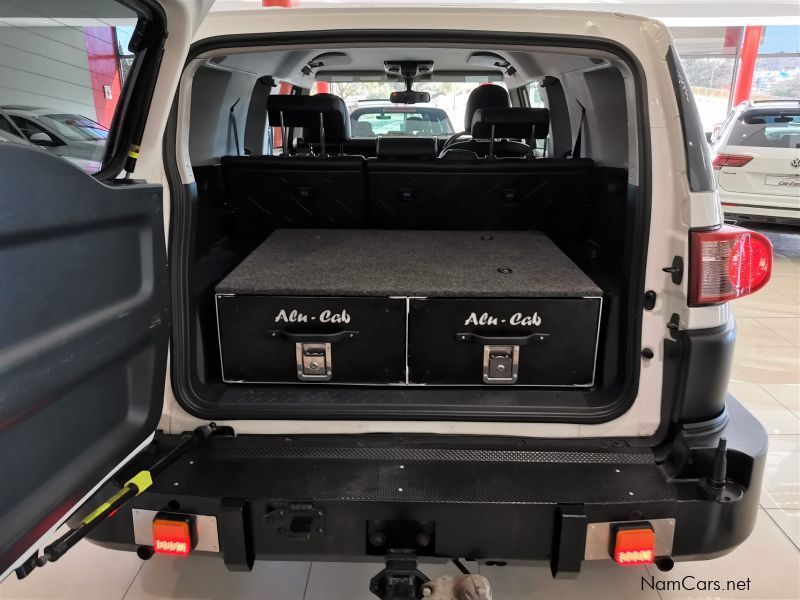 Toyota FJ Cruiser 4.0 V6 A/T in Namibia