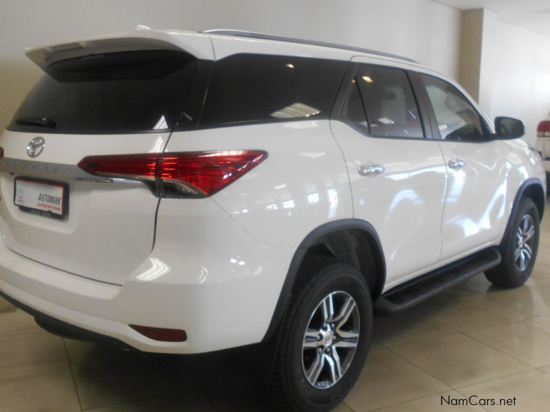 Toyota FORTUNER 2.4 A/t in Namibia