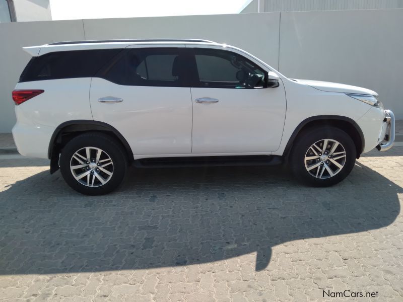 Toyota FORTUNER 4.0 V6  4X4 AT in Namibia