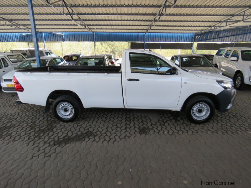 Toyota HILUX 2000 VVTI A/CON in Namibia