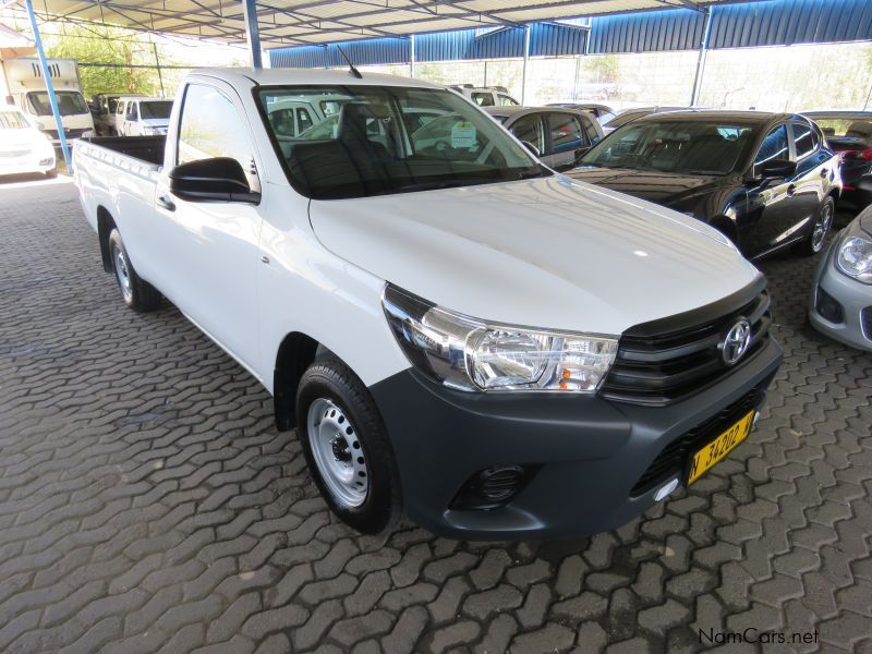 Toyota HILUX 2000 VVTI A/CON in Namibia