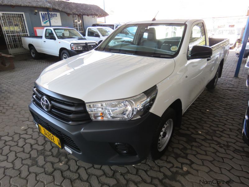 Toyota HILUX 2000 VVTI A/CON in Namibia