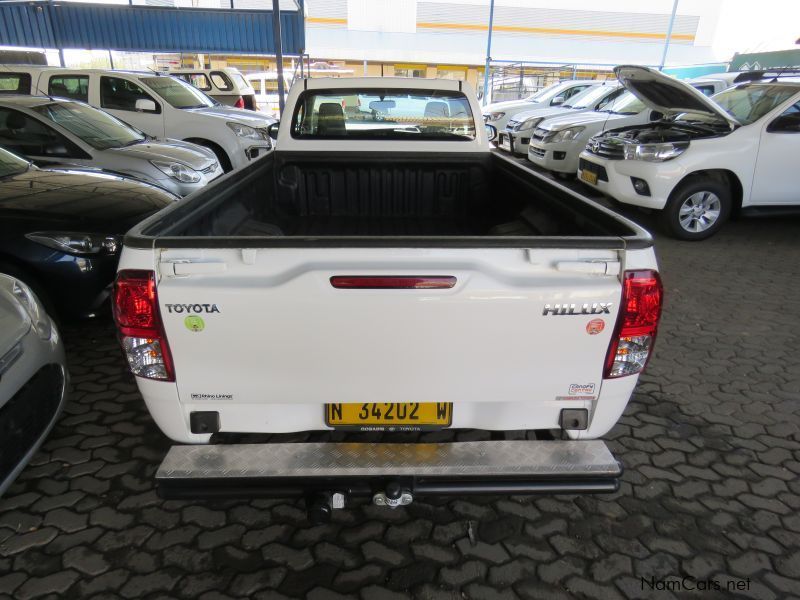 Toyota HILUX 2000 VVTI A/CON in Namibia