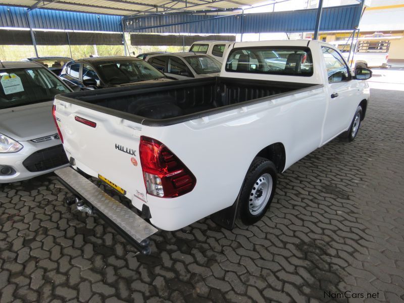 Toyota HILUX 2000 VVTI A/CON in Namibia