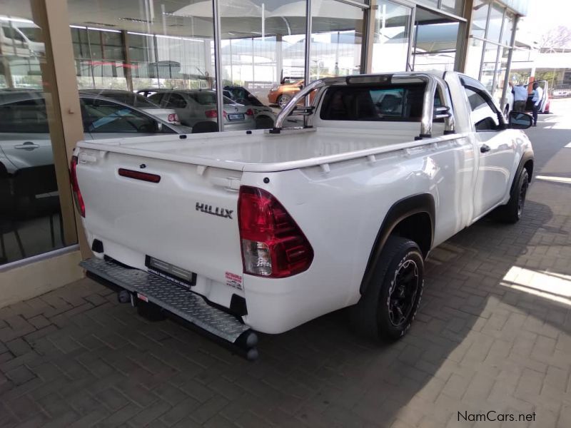 Toyota Hilux 2.0 VVTI AC SC in Namibia