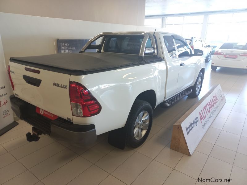 Toyota Hilux 2.4 Extra Cab in Namibia
