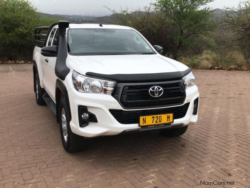 Toyota Hilux 2.4 SRX EC M/T in Namibia