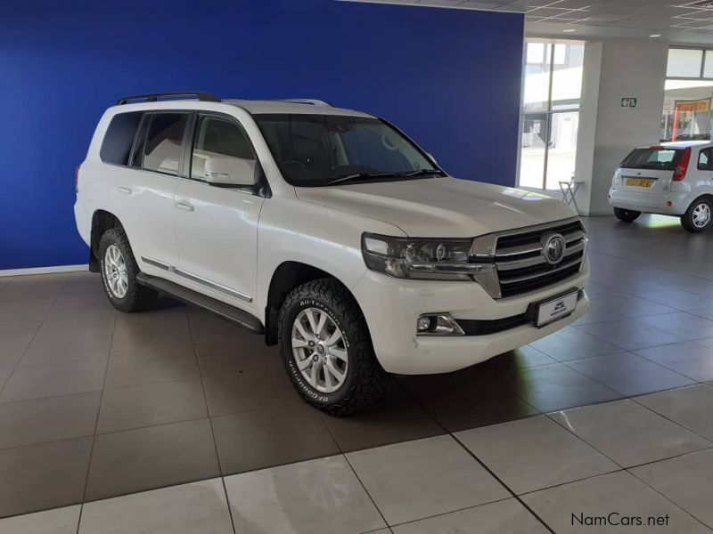 Toyota Land Cruiser 200 V8 4.5D VX-R AT in Namibia