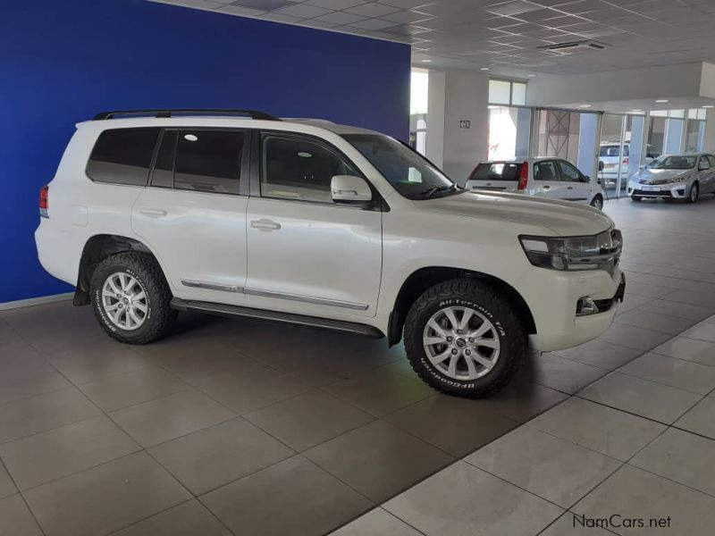 Toyota Land Cruiser 200 V8 4.5D VX-R AT in Namibia