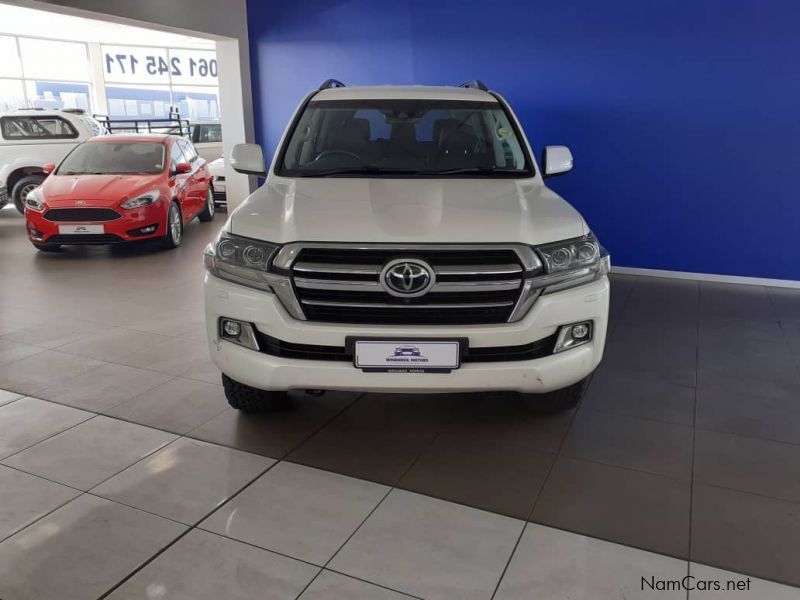 Toyota Land Cruiser 200 V8 4.5D VX-R AT in Namibia