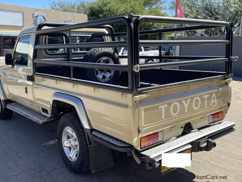Toyota Land Cruiser 4.2 in Namibia