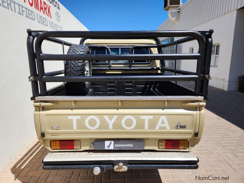 Toyota Land Cruiser DC 4.0 V6 Petrol in Namibia