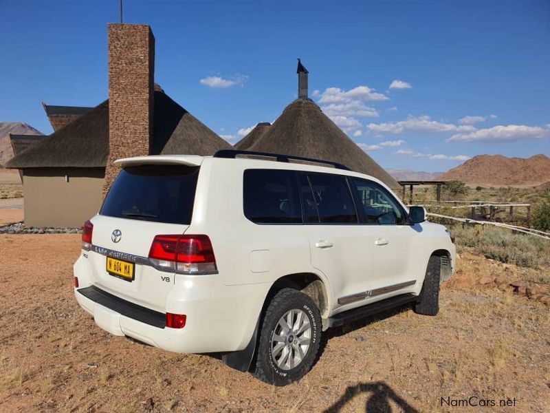 Toyota Land Cruiser VX-R 200 in Namibia