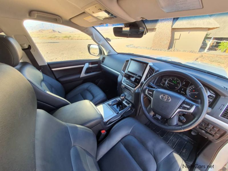 Toyota Land Cruiser VX-R 200 in Namibia