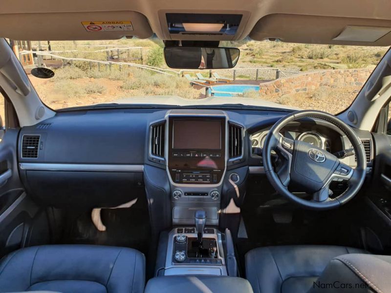 Toyota Land Cruiser VX-R 200 in Namibia