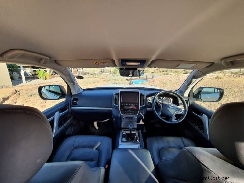 Toyota Land Cruiser VX-R 200 in Namibia