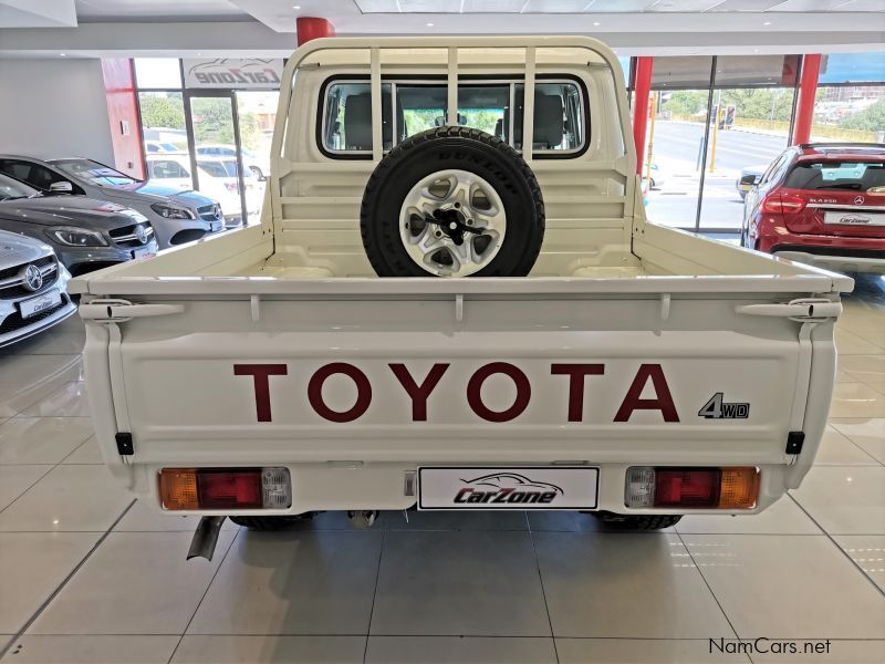 Toyota Landcruiser 4.2 D D/Cab 4x4 in Namibia