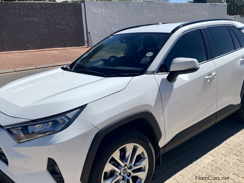 Toyota RAV4 2.0 VX CVT in Namibia