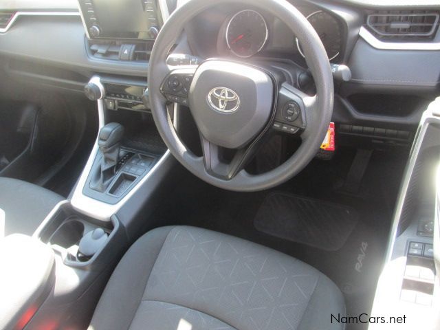 Toyota Rav 4 CVT GX in Namibia