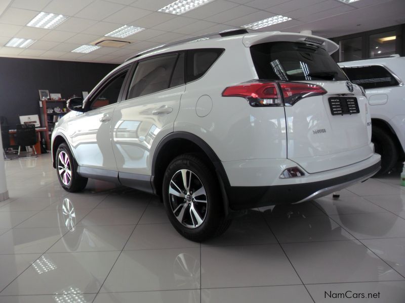 Toyota Rav4 2.0 Gx Auto 4x2 in Namibia