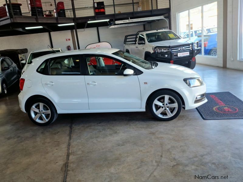 Volkswagen VW POLO VIVO HIGHLINE 1.6 5 DOOR in Namibia