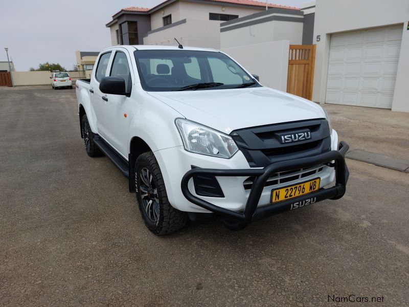 Isuzu D-MAX 250 D/C 4X4 in Namibia