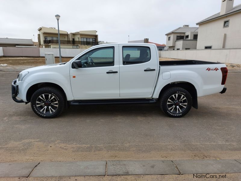 Isuzu D-MAX 250 D/C 4X4 in Namibia