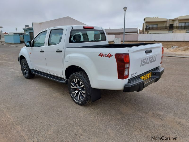 Isuzu D-MAX 250 D/C 4X4 in Namibia