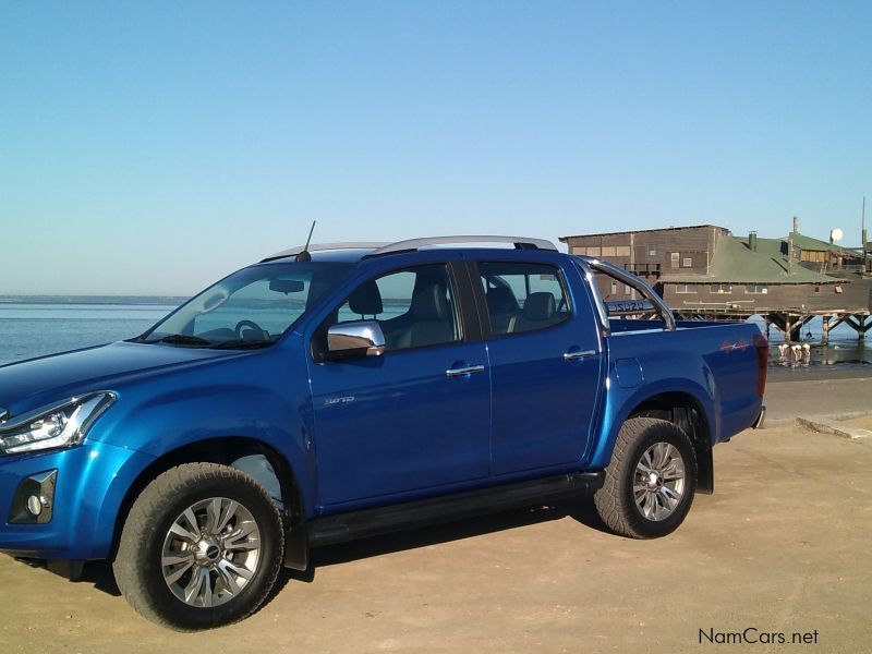 Isuzu D-MAX 300 LX CREW CAB 4X4 AUTO in Namibia